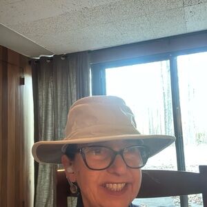 Tilley size 71/2 hat. Great shape